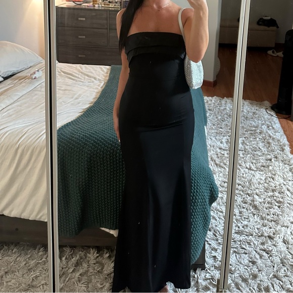 Lulus Dresses & Skirts - Elegant Black Dress